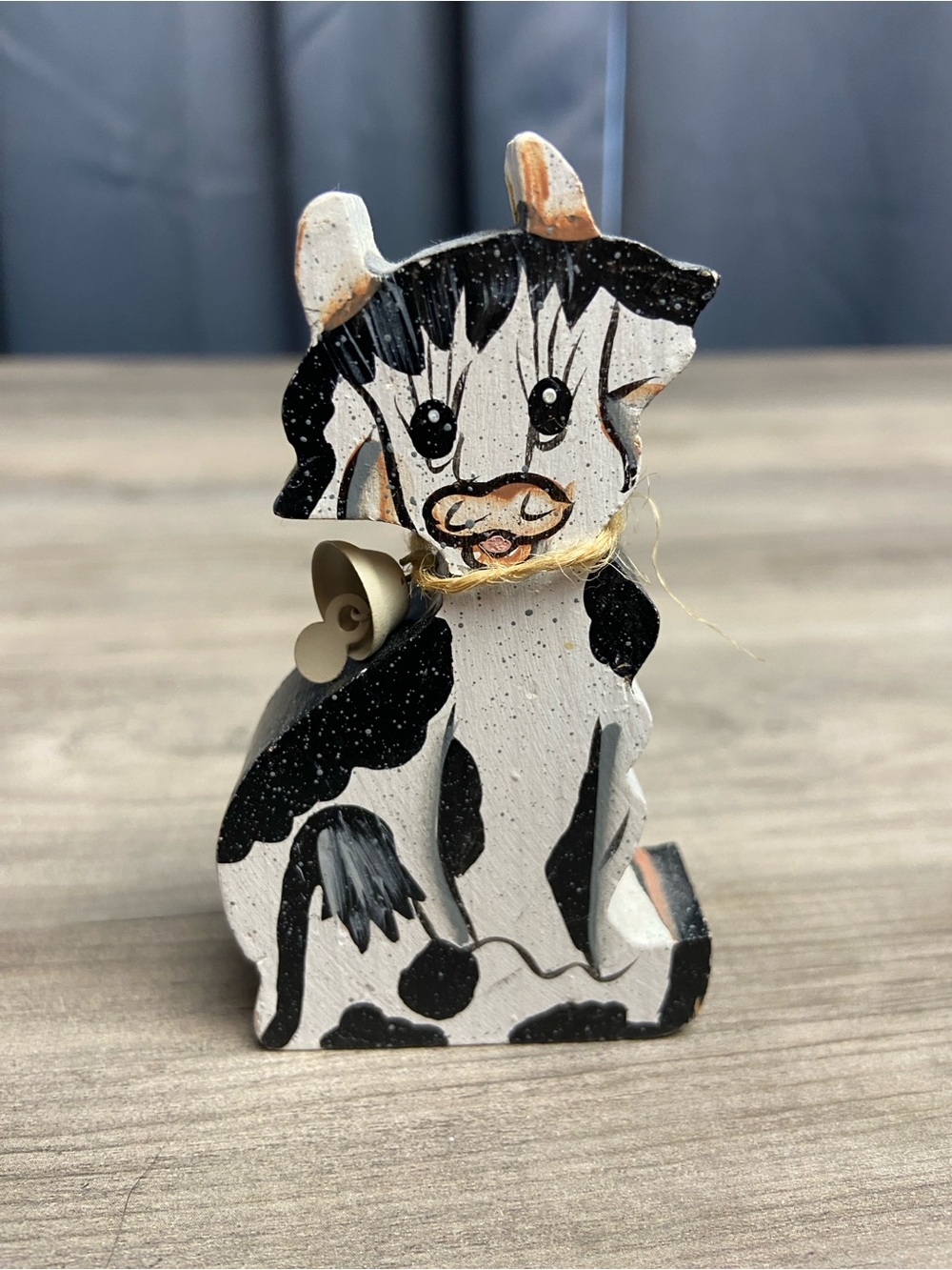 VINTAGE‎ HANDPAINTED WOOD BLACK AND WHITE COW With Bell Farmhouse Decor